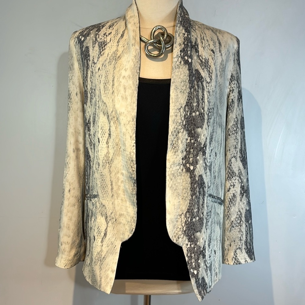 S.Y.LK snakeskin print 100% silk blazer size small